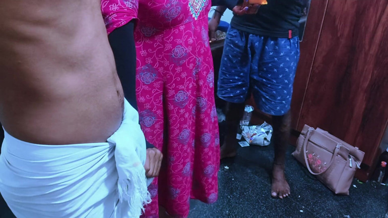 Tamil lesbian: Dopo le riprese parla casualmente di video porno