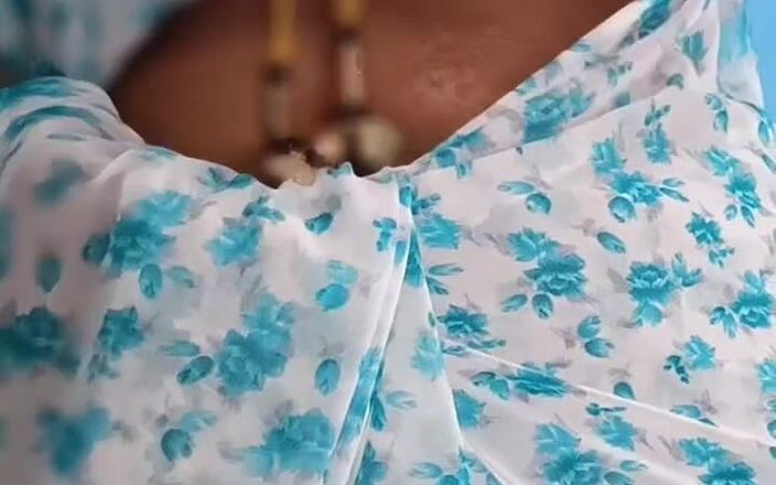 Tamil lesbian: Saree bär heta nya moster