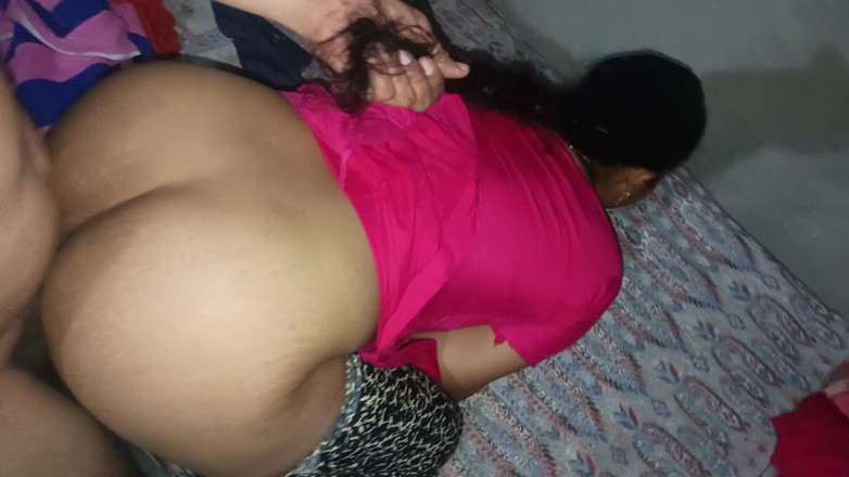 Kavita69: Tante seksi india dengan memek becek lagi asik nyepong dan...