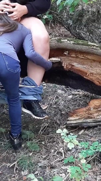 Dua lesbian lagi asik di hutan - ilusi lesbian