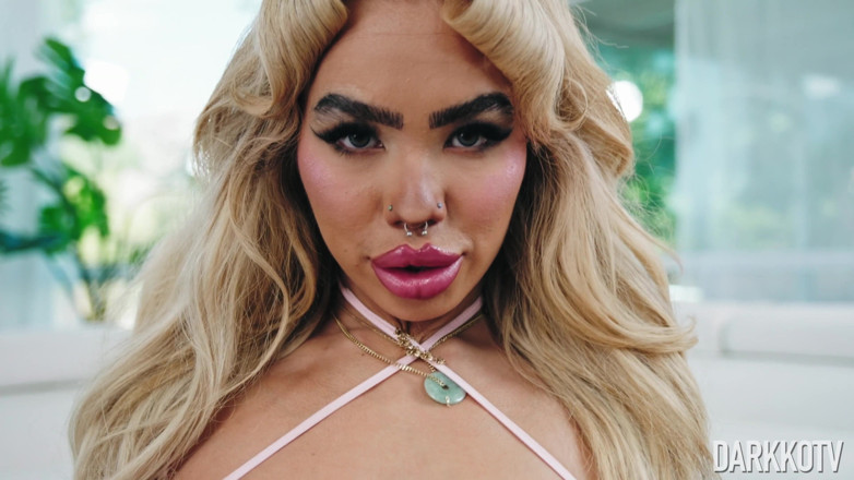 DarkkoTV: Luna Luxe Bubble Girl Sex oralny z udziałem Jonni Darkko