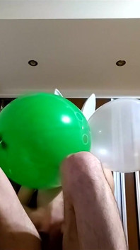 Bunny Looner Blowing up Big Balloons While Jerking off on Stream