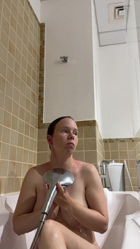 Hot Teen Soaped up and Shaved