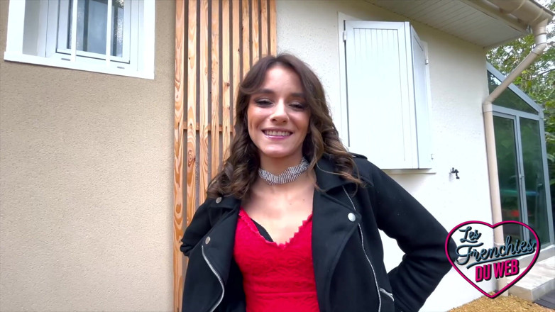 The Frenchies of the web: Ariana Gets Fucked by Two Guys at the Same Time