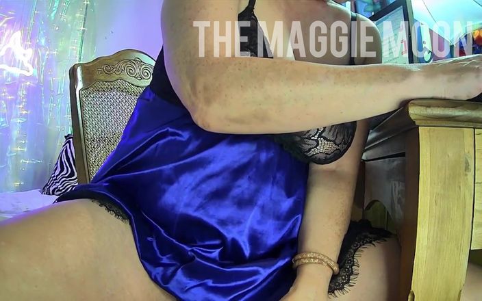 Maggie Moon: Uma jogada rápida debaixo da mesa