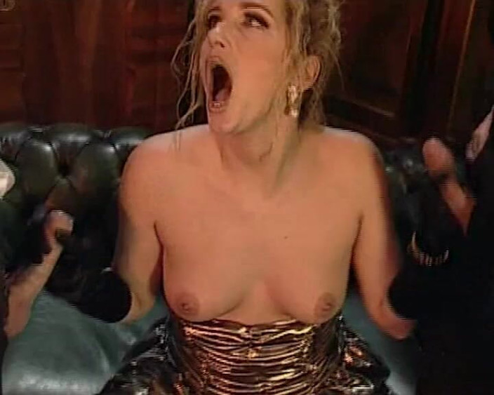 BB Video - Vintage Story: Niemiecka gwiazda porno MILF trójkąt FMM babe blonde