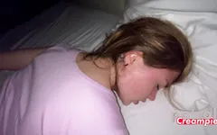 Đụ chị kế của tôi trong khi bố mẹ đang nghỉ ngơi gần đó