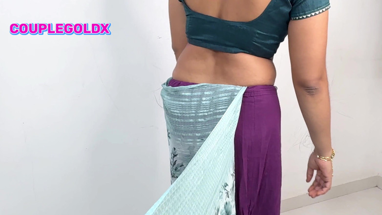 Sexy Komal: Komal to bere přes noc za 500