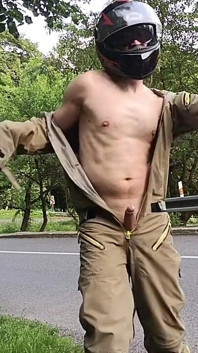 道端で手コキのチンコ、ほとんど見つかりそうだった