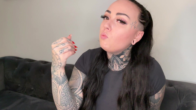 Miss Valentina: 彼女の背後で