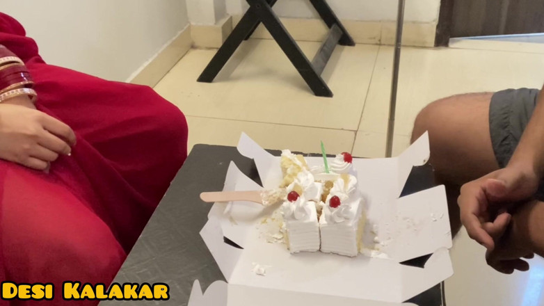 Rihana khan: 给我的嫂子过生日并被狠操