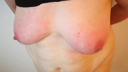 Bouncy Tits Action: Slapping this tits very well