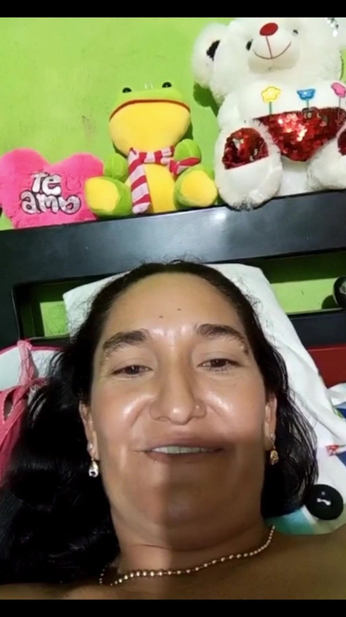 Anny Scorcia: मैं एक को खो देता हूं और गाजर से अपनी गांड चोदता हूं p2