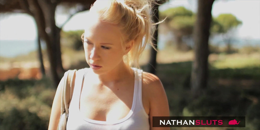 Nathansluts: Aliz si cewek kurus ini dientot habis-habisan sama habis-habisan