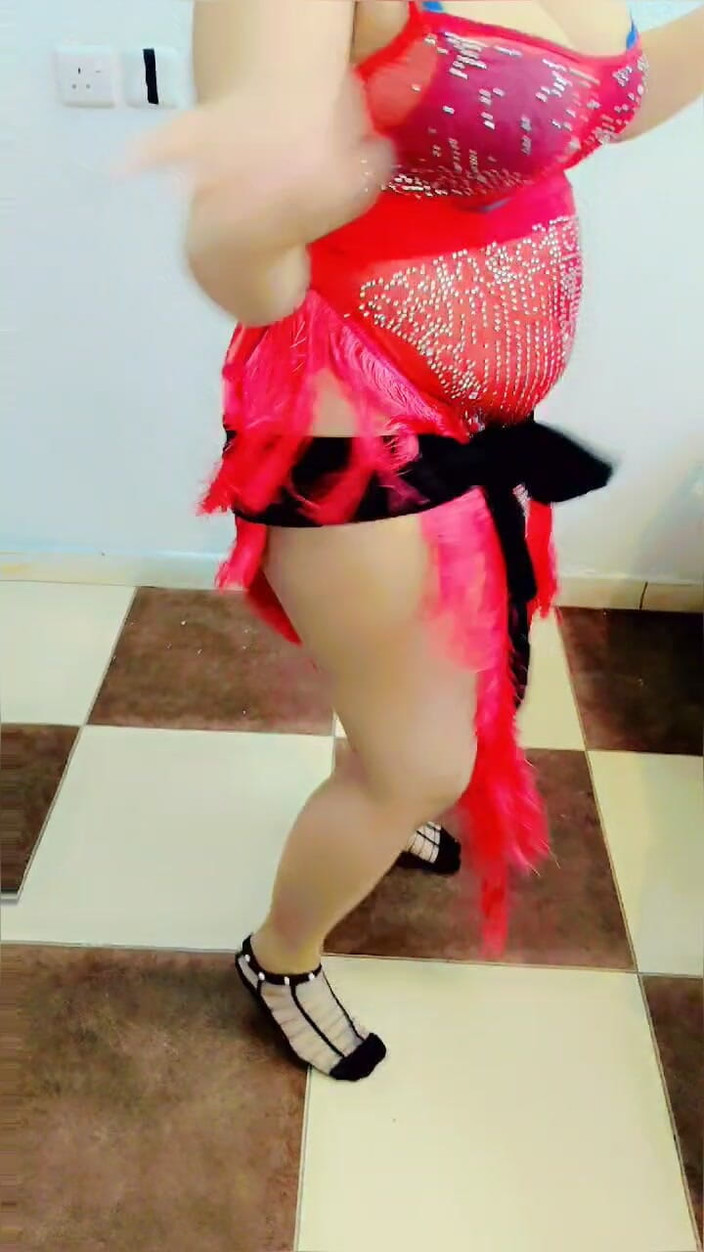 Six my and wife: Arabischer bauchtanz