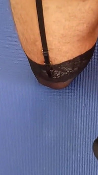 Crossdresser dải dương vật giả lớn qua đường hậu môn 7