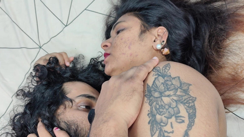 Vaigavarun45: คู่รัก Mallu โรแมนติกสุดฮอตในการลบชุดห้องนอนและจูบด้วยนมดูดควย Desi โรแมนติกสุดฮอตในบ้าน