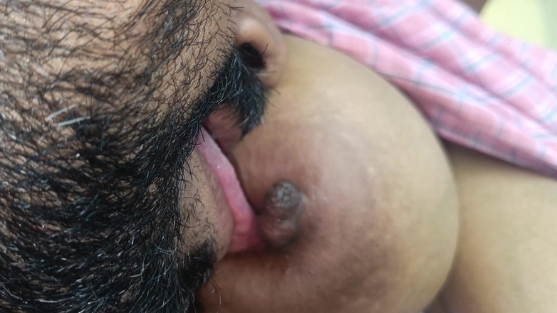 Ilakkiya: 교복 핫한 Ssc의 의붓스터