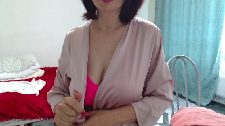 ANGELA_LADY: Un massage agréable des seins rend vos bites très excitées