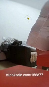 # 60 Voskování mužského zadku