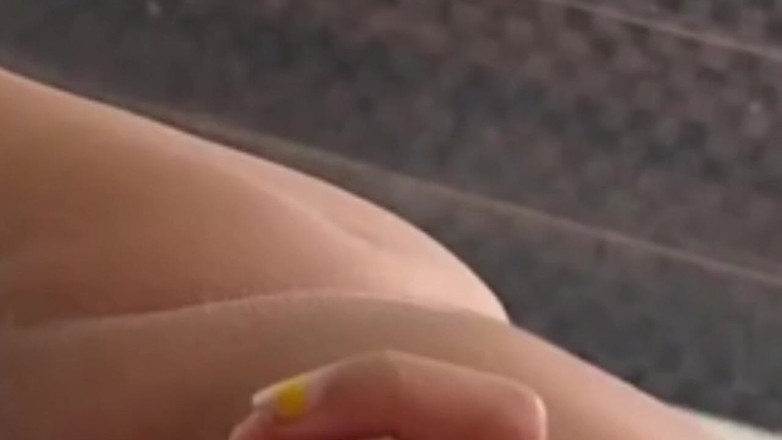 YourDickSucker: 섹시한 소녀 따먹기