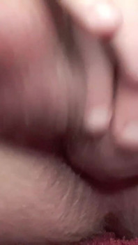 Enges trans-mädchen kommt in ihren eigenen anal, selbst fickt ihren massiven schwanz, wahnsinniger creampie