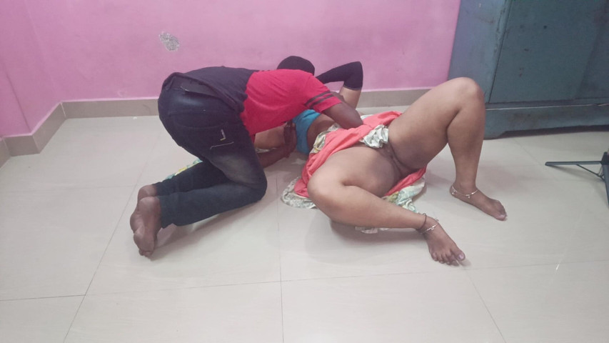Tamil Saree Aunty Hot Romance (Reshma hot)