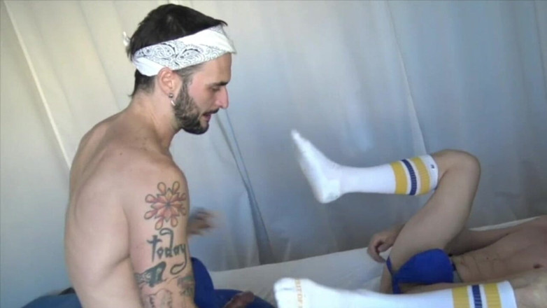 Only Bareback Porn Studio Amator: Dziwka pieprzy sok w Jockstrapie