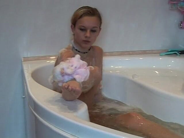 Radical: Cute teen - homeporn