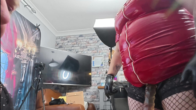 The Izars: Setiausaha Menyerang Kembali. Jade meneruskan dendam pada bosnya bahagian 2