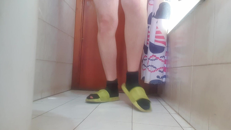 Mirko2589: mere baathroom men sabhi nagn