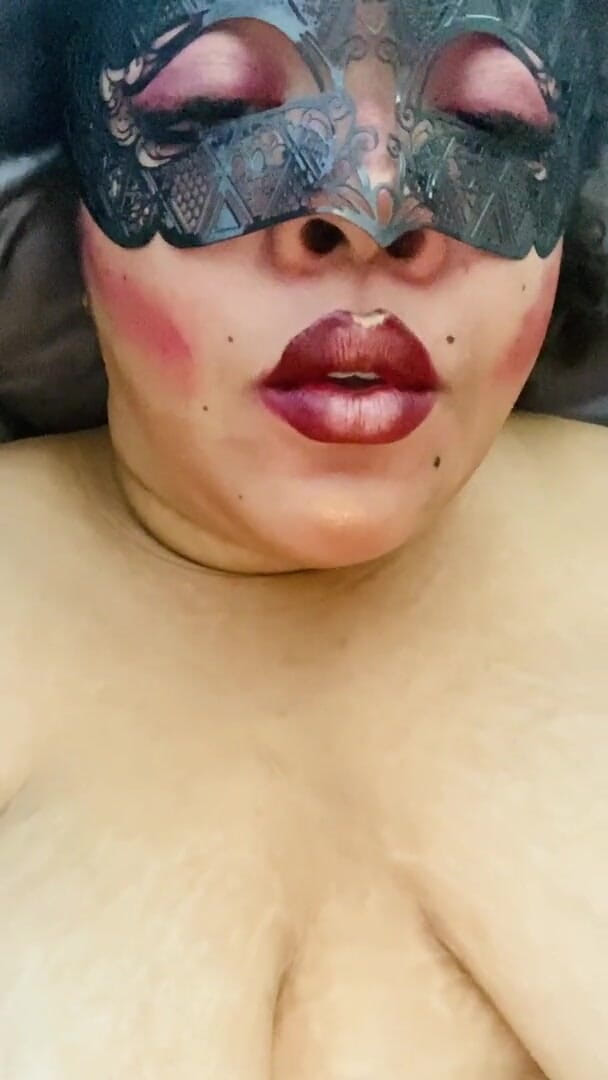 Blk Doll: Masked BBW roleplays