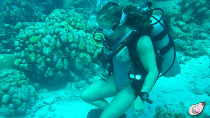 Mistress Pink Pearl: 보네르에서 혼자