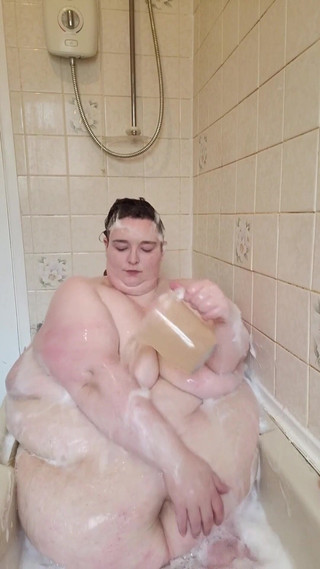 SSBBWLadyBrads: Kämpar för att komma ur badet