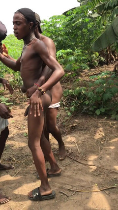 Sexydaddy: झाड़ी में तीन लोगों वाली चुदाई सेक्स जहां आप बड़े स्तनों वाले लंड के साथ हॉट टॉप्स पर हैं, महिलाओं के लड़के को इतनी जोर से चोदते हैं