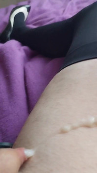Sissy-cuck abspritzen in süßen dessous & absätzen