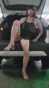 Melancap di tempat letak kereta, seks dubur dan pancutan mani.