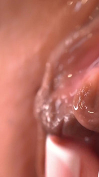 Memek sempit istriku makin lebar saat ini