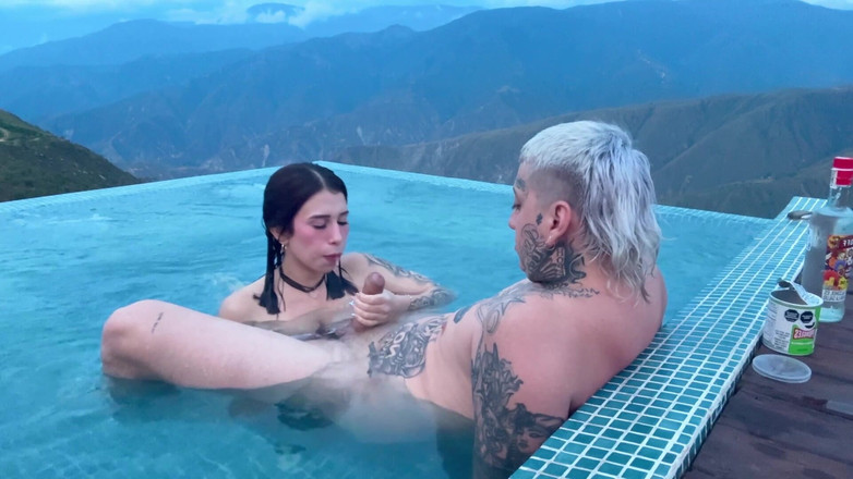 Katty Blake: Tinder-date Eindigt in Seks in De Buitenlucht Met Chicamocha Cannon...