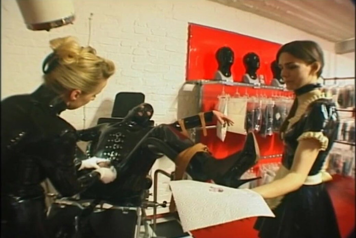 Absolute BDSM films - The original: Umilire cu latex