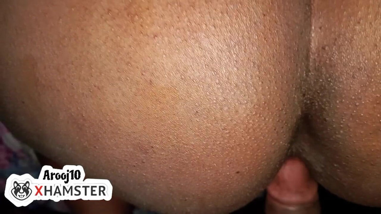 Arooj10: Jong weelderige Desi meisje grote kont close-up op zijn hondjes