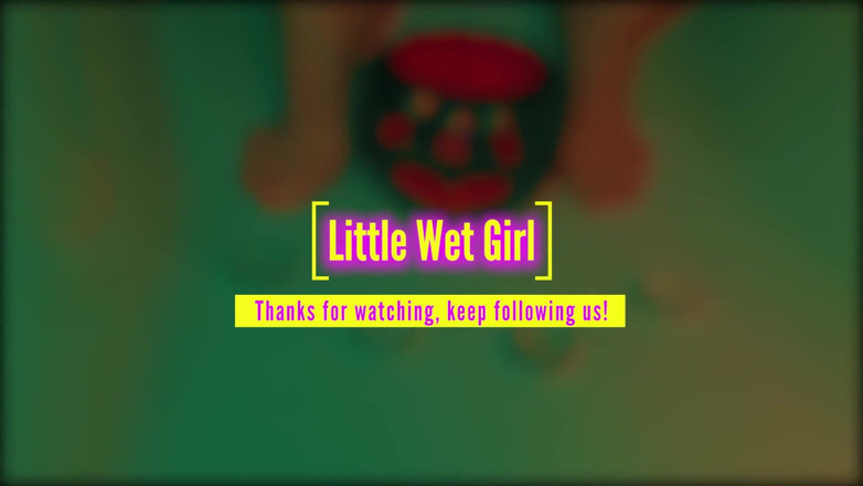 Little Wet Girl: Cadılar bayramında kabak ve mumlarla işeme oyunu
