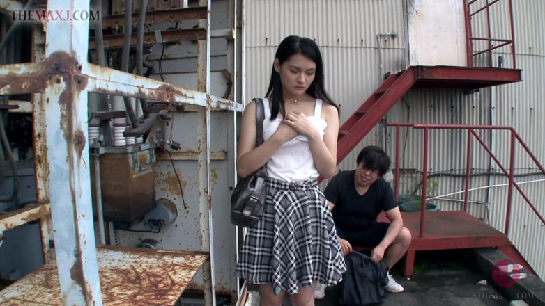 Asian happy ending: Fofa asiática chupa sua buceta em close-up pov