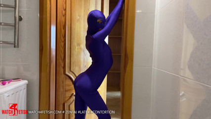 Gymrotic: Flexible acrobatic with dildo fun