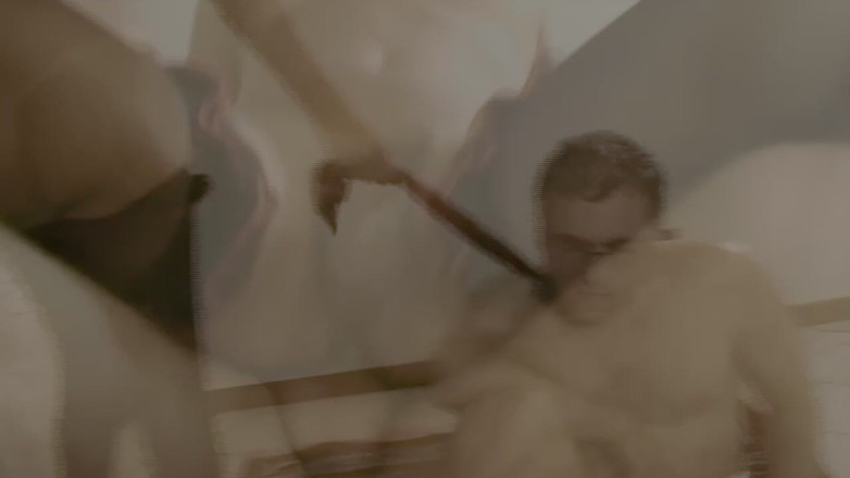 TGIRL ROOM: 在肛交前，先在变性人屁股里放棒棒糖，然后被肛交