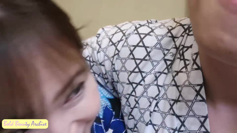 THAT'S WHAT SHE SAID: Angelo asiatico 28157