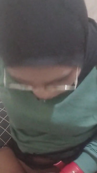 Asian Hijab Shemale Jerking off Her Dick