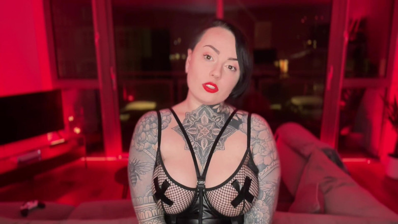 Miss Valentina: Piccolo cazzo energia