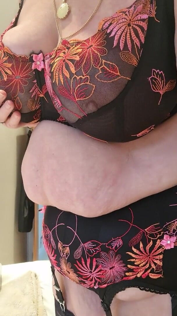 Uk Joolz: 絶頂!私のパンティーの匂いを嗅いで...JOI と CEI