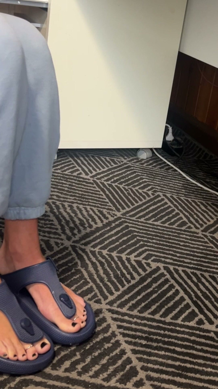 Andreina Naty: Para Los Amantes De Los Pies Bonitos